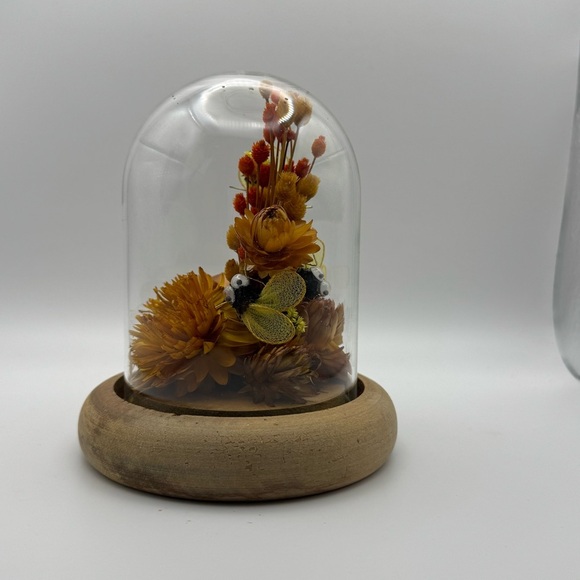 Vintage Dome with wooden base dried flowers with bees Boho cottage core - Picture 2 of 7